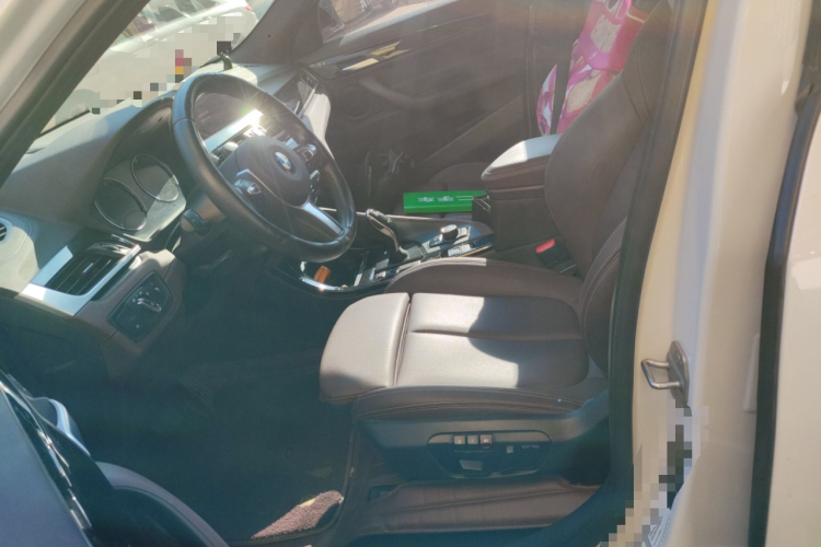 宝马X2 2020款 sDrive25i 领先型M越野套装中控内饰19