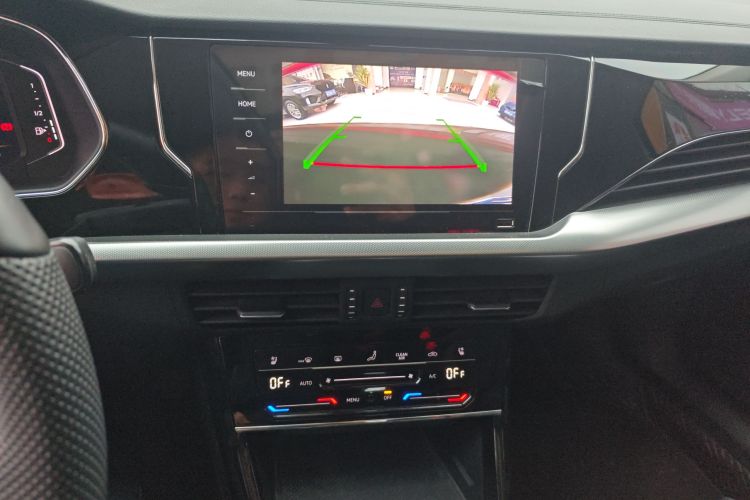 大众 帕萨特 2025款 出众款 380TSI 星空龙腾版中控内饰16