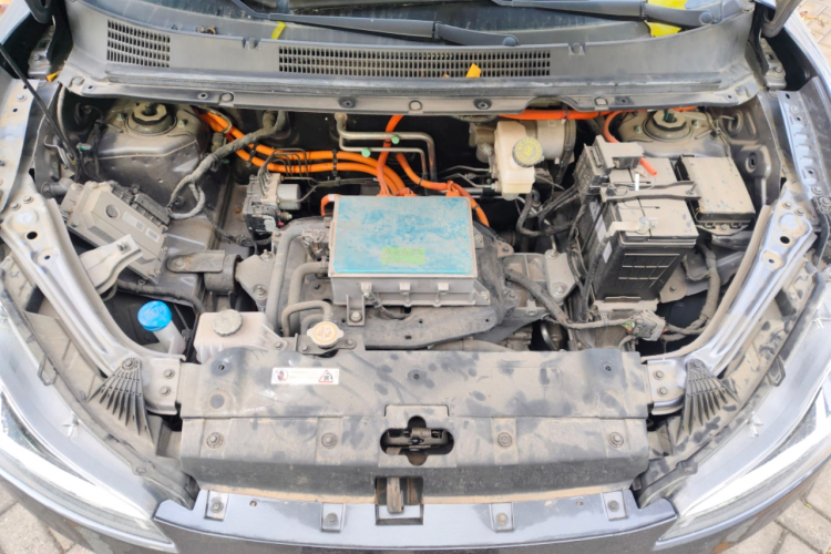 哪吒汽车 哪吒V 2022款 潮 400 Lite局部细节24