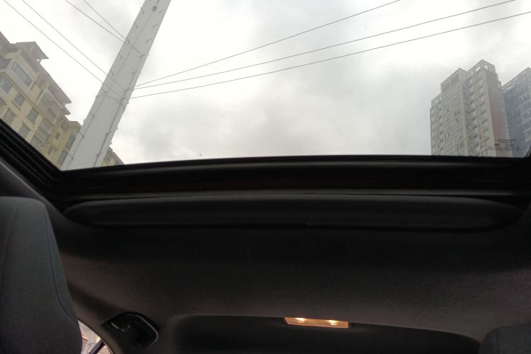 丰田 雷凌 2019款 185T CVT运动版 国VI中控内饰22