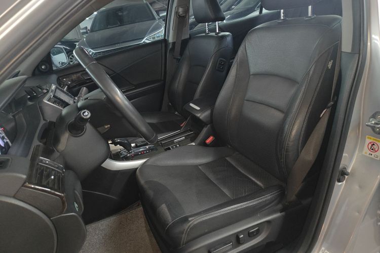 本田 雅阁 2014款 2.4L EXN 豪华导航版中控内饰19