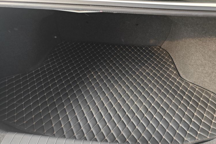 日产 轩逸 2020款 1.6L XL CVT悦享版机舱底盘23