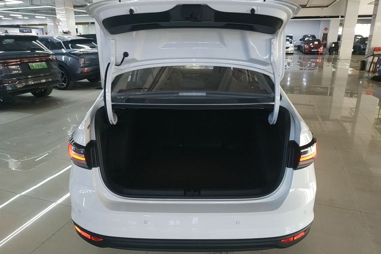 大众 朗逸 2025款 新锐 1.5L 出众新逸版机舱底盘23