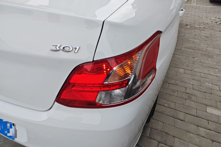 标致301 2014款 1.6L 手动舒适版车身外观6002