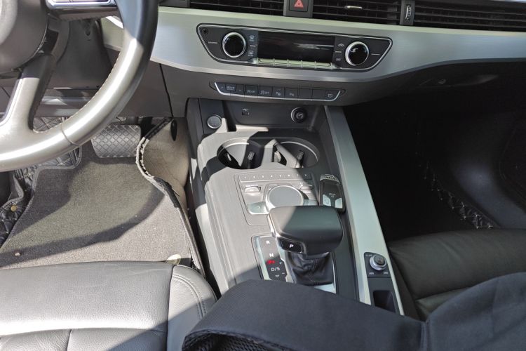 奥迪A4L 2019款 40 TFSI 时尚型 国V局部细节16