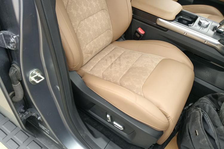 捷途旅行者 2025款 2.0TD 自动 XWD征服+局部细节41