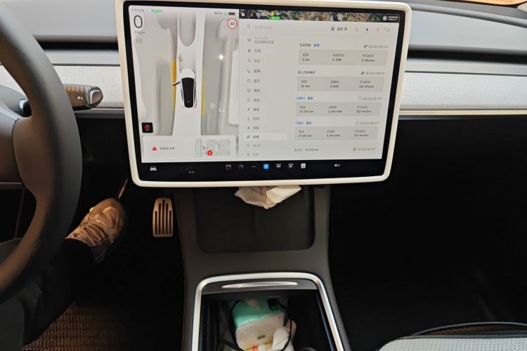 特斯拉 Model Y 2024款 后轮驱动版中控内饰16