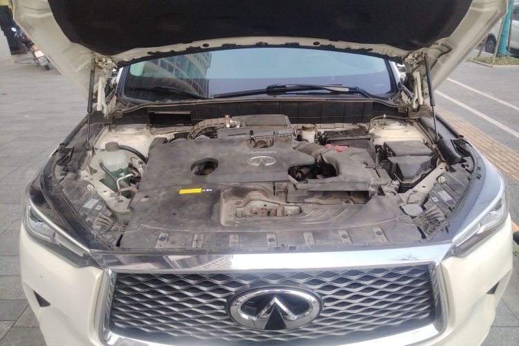英菲尼迪QX50 2018款 2.0T 两驱时尚版机舱底盘24