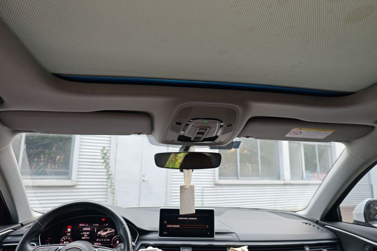 奥迪A4L 2018款 30周年年型 40 TFSI 时尚型中控内饰22