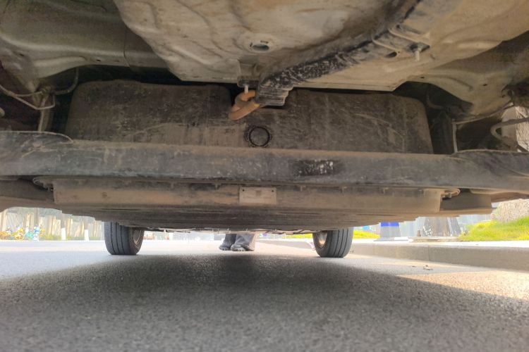 长安欧尚 奔奔E-Star 2022款 清心版 多彩款 三元锂局部细节9009