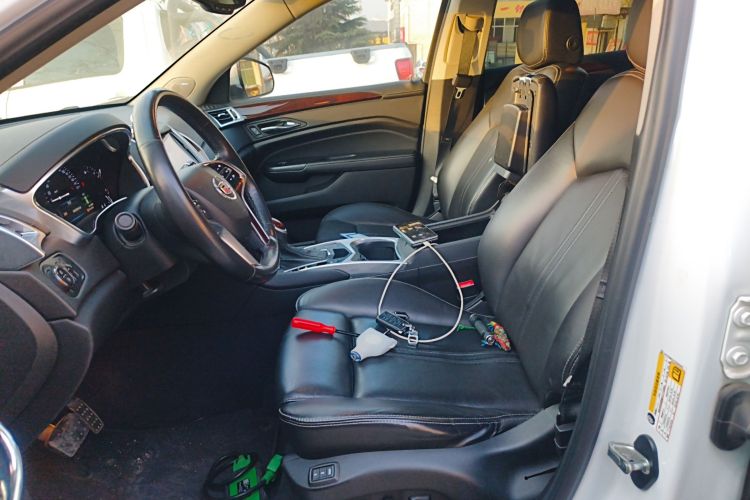 凯迪拉克SRX 2013款 3.0L 精英型局部细节19