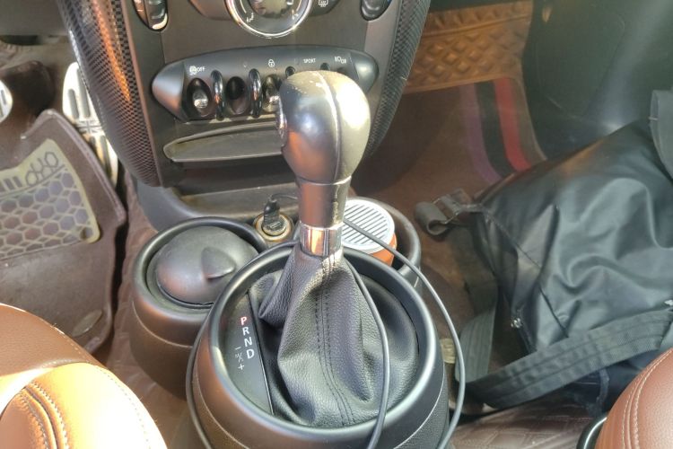 MINI Countryman 2014款 1.6L COOPER Fun局部细节18