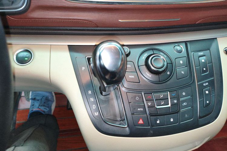 别克GL8 2018款 28T 舒适型 国VI中控内饰18