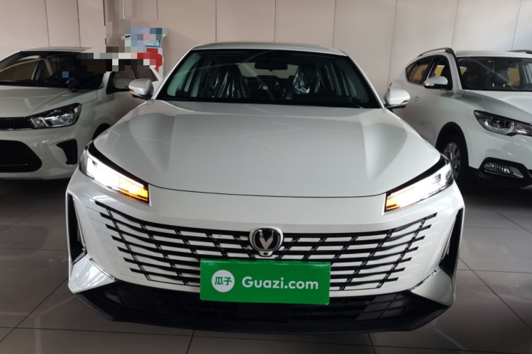 长安 逸动 2024款 1.5T GDI自动 尊贵型车身外观2