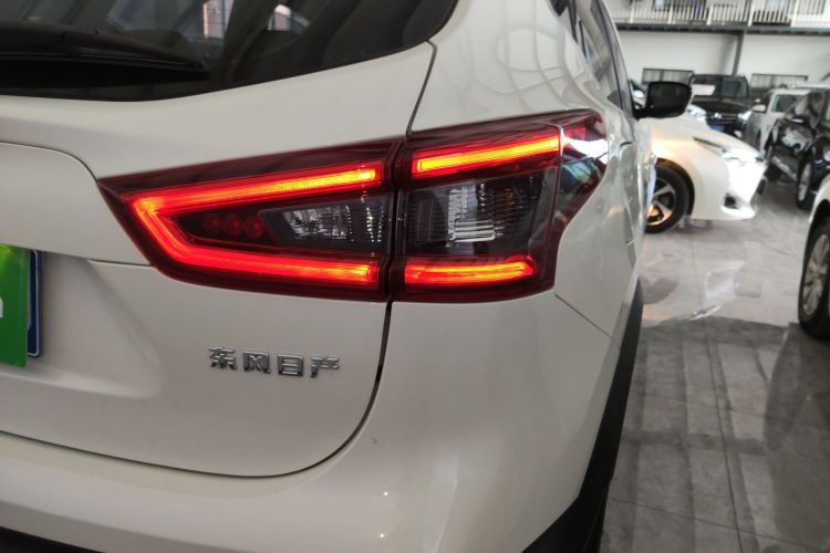 日产 逍客 2022款 2.0L CVT XV智享版车身外观9