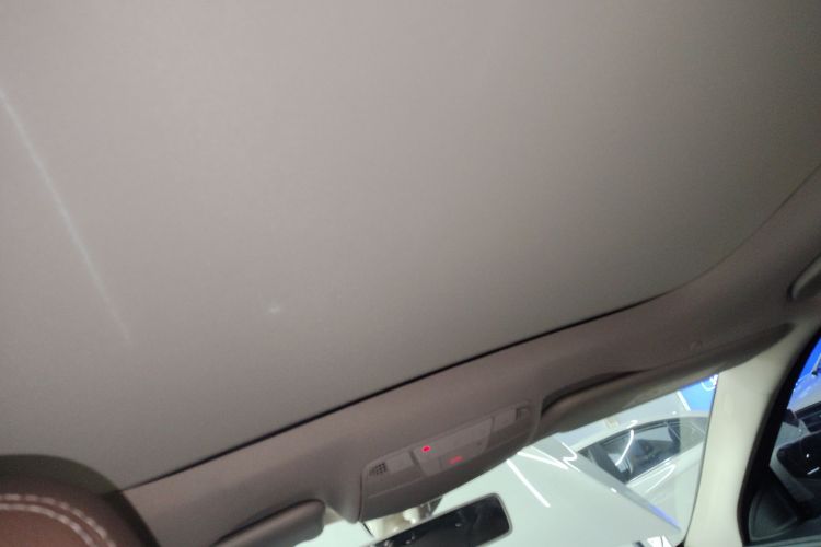 奔驰E级 2020款 改款 E 300 L 运动时尚型局部细节22