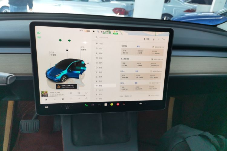 特斯拉 Model Y 2022款 改款 后轮驱动版中控内饰16