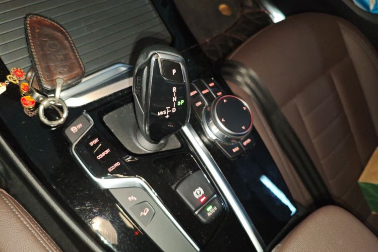 宝马X3 2020款  xDrive25i 豪华套装中控内饰18