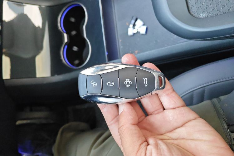 红旗EH7 2024款 690 Pro中控内饰11