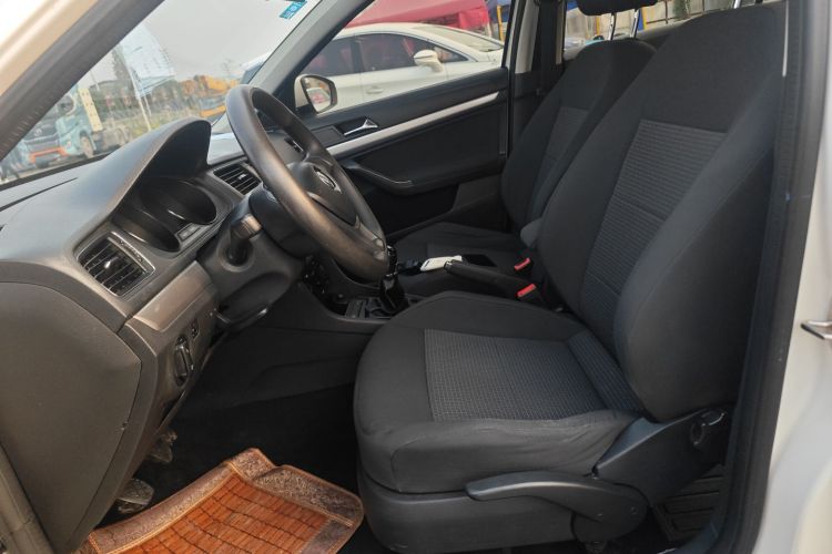 大众 朗逸 2017款 1.6L 手动风尚版中控内饰19