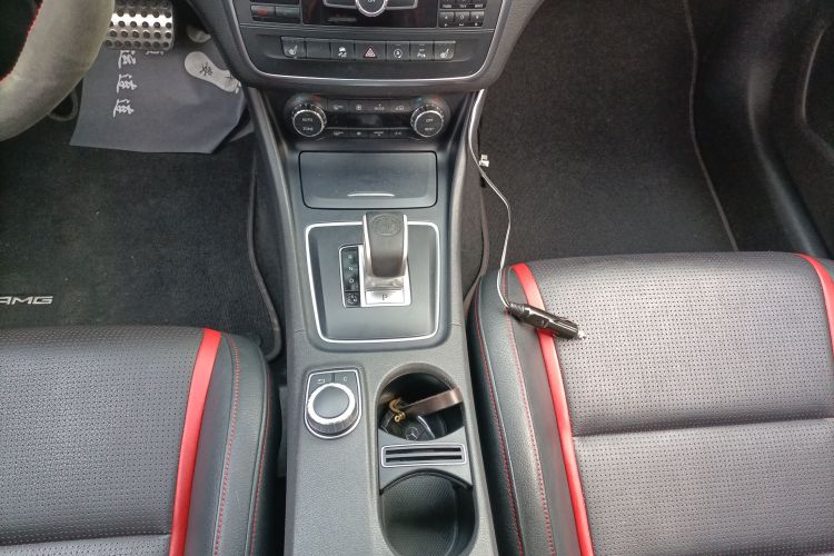奔驰GLA AMG 2015款 AMG GLA 45 4MATIC中控内饰18