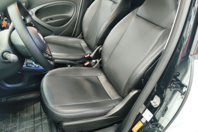 smart forfour 2018款 1.0L 52千瓦灵动版中控内饰19