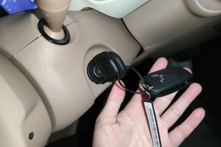 五菱汽车 宏光MINIEV 2025款 四门版 进阶款中控内饰11