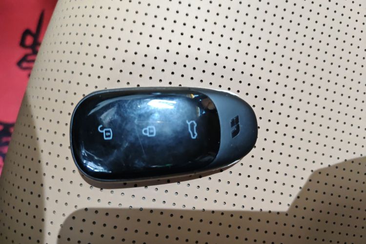 理想汽车 理想ONE 2021款 增程6座版中控内饰11