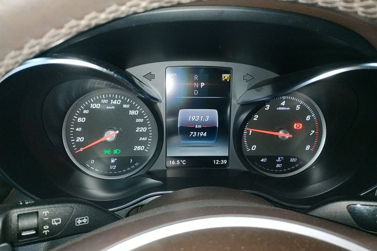 奔驰GLC 2018款 改款 GLC 260 4MATIC 动感型中控内饰14