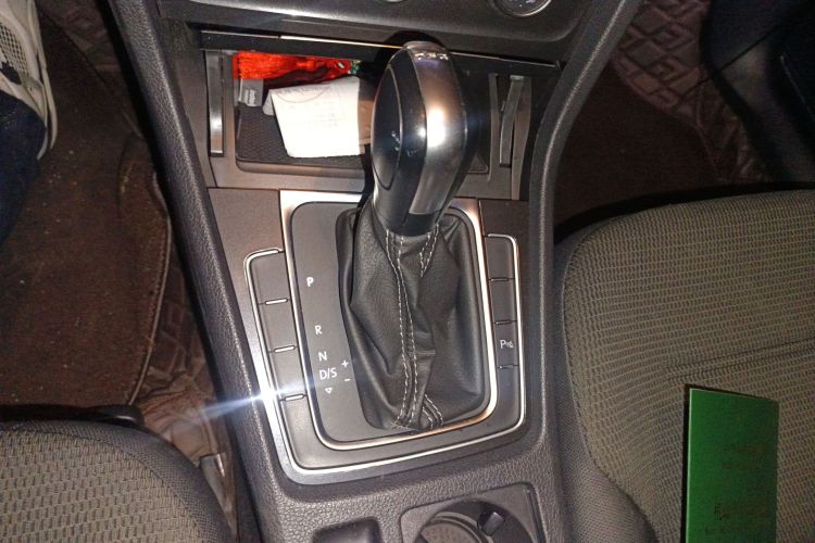 大众 高尔夫 2017款 230TSI 自动舒适百万辆纪念版中控内饰18