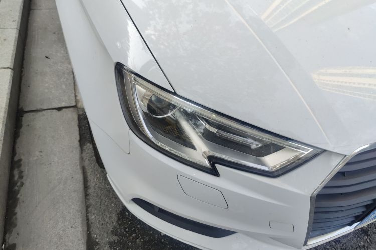 奥迪A3 2018款 30周年年型 Limousine 35 TFSI 进取型车身外观8