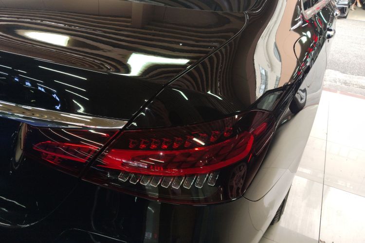 奔驰E级新能源 2022款 改款 E 350 e L 插电式混合动力运动轿车车身外观6006