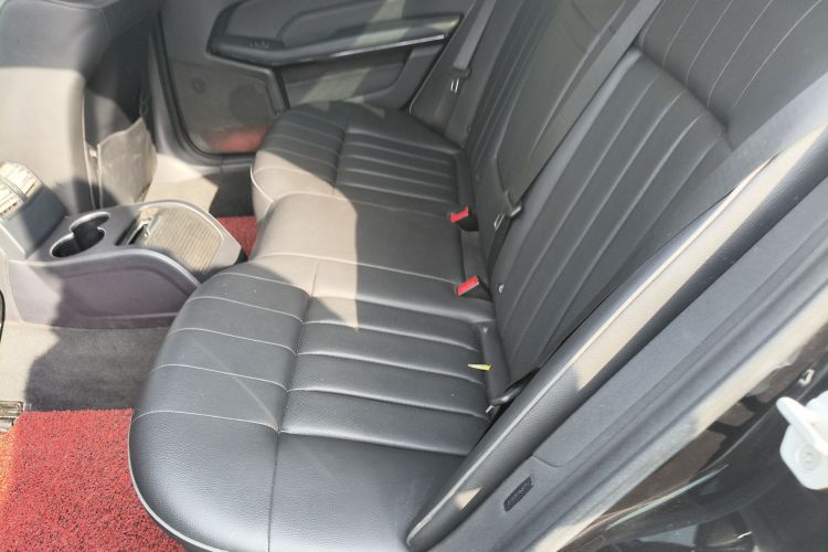 奔驰E级 2015款 E 200 L 运动型中控内饰21