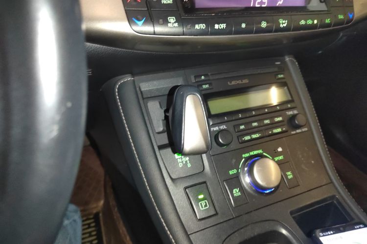 雷克萨斯CT 2014款 CT200h 精英版 单色中控内饰18