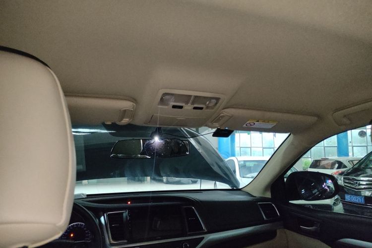 丰田 汉兰达 2018款 2.0T 两驱精英版 5座 国V中控内饰22