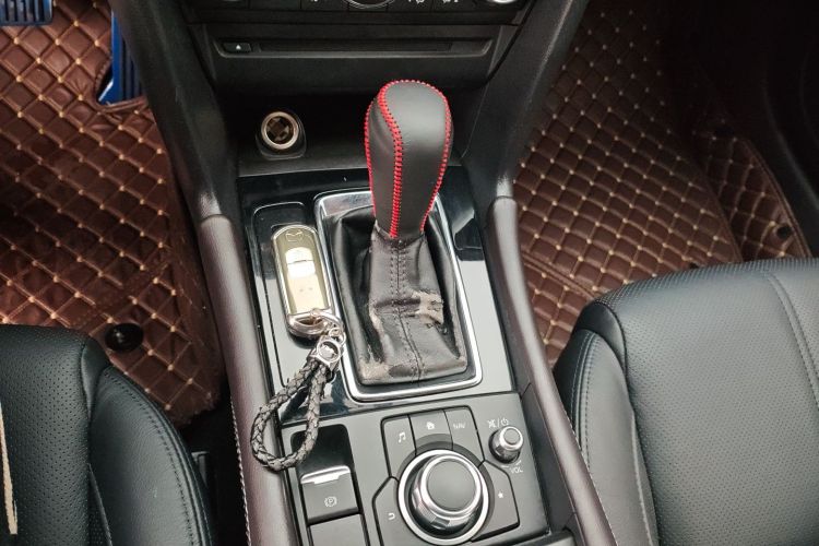 马自达3 昂克赛拉 2017款 两厢 2.0L 自动运动型 国V中控内饰18