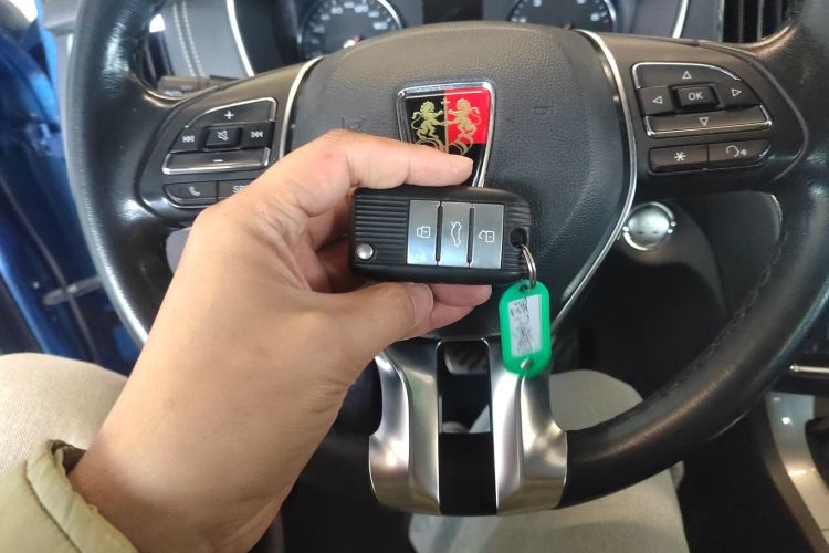 荣威RX5 2016款 20T 两驱自动互联网智享版中控内饰7001