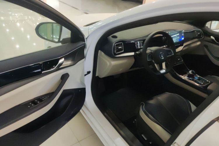 比亚迪 秦PLUS 2021款 DM-i 55KM 旗舰型中控内饰20