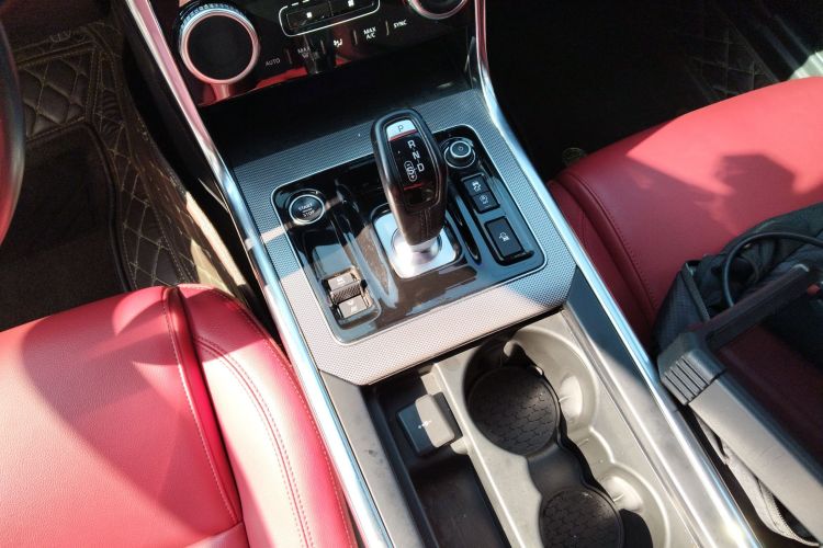 捷豹XEL 2021款 2.0T 250PS R-DYNAMIC S进取运动版局部细节18