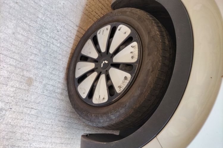 五菱汽车 五菱缤果 2023款 333km 灵犀互联+款车身外观10