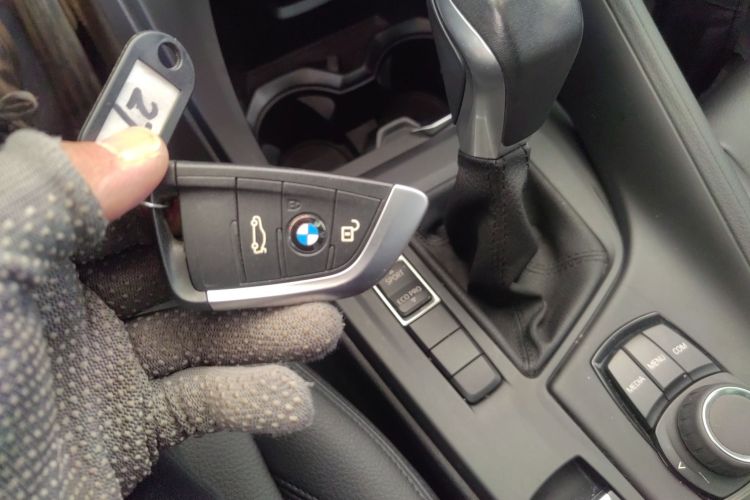 宝马X1 2018款 sDrive20Li 领先型中控内饰11