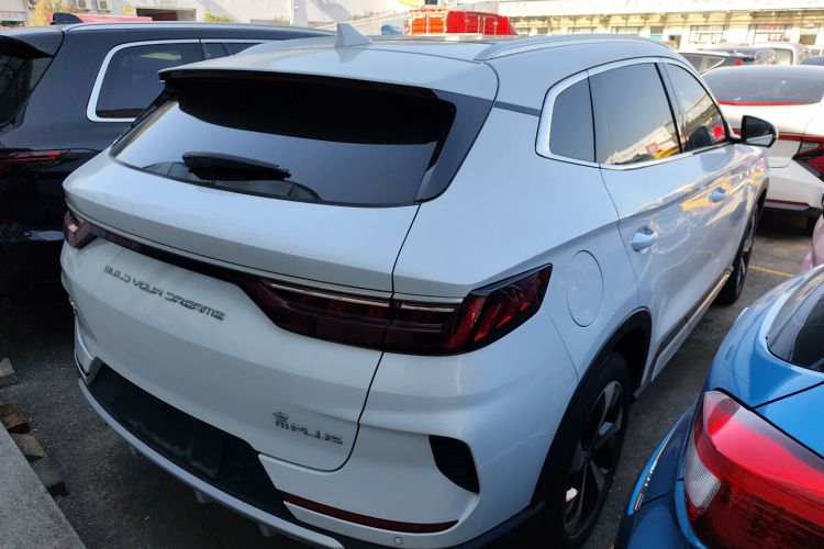 比亚迪 宋PLUS新能源 2021款 EV 旗舰型车身外观7