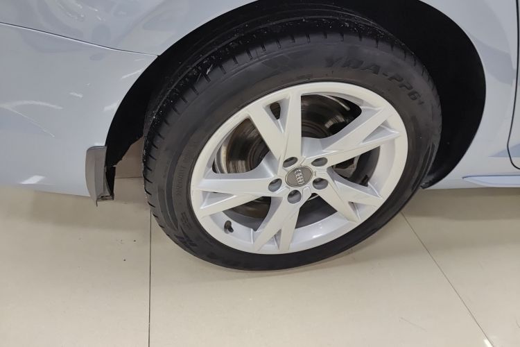 奥迪A4L 2018款 30周年年型 40 TFSI 进取型车身外观6008