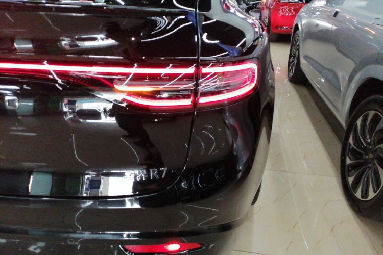 鸿蒙智行 智界R7 2024款 纯电 667km Max车身外观9