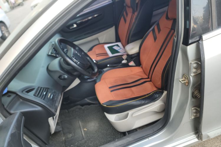 雪铁龙 世嘉 2013款 三厢 1.6L 手动品尚型中控内饰19