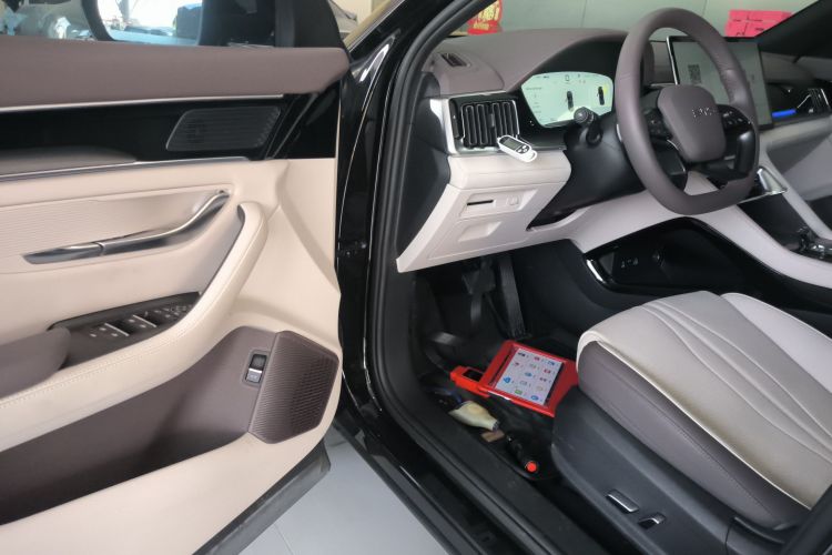 比亚迪 宋PLUS新能源 2025款 EV 智驾版 520km 尊贵型中控内饰20