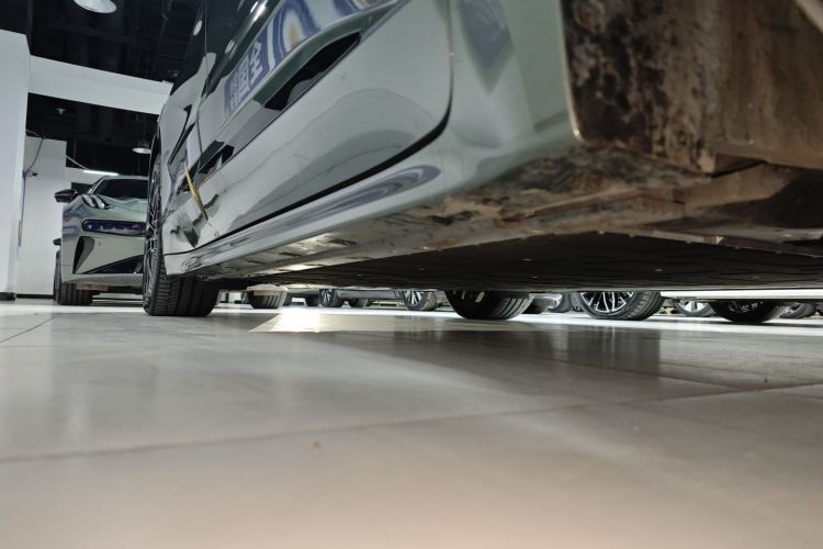 极氪001 2024款 YOU版 100kWh 四驱局部细节9001