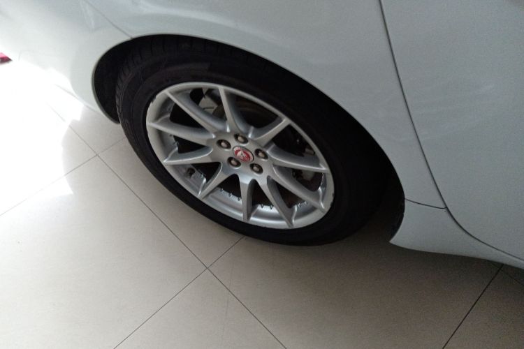 捷豹XJ 2015款 XJL 3.0 SC 典雅商务80周年典藏版车身外观6007