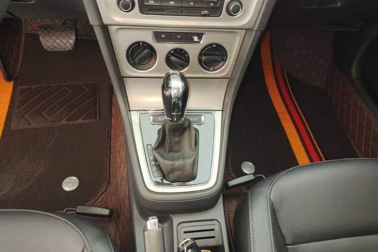 大众 朗逸 2013款 改款 1.4TSI DSG舒适版中控内饰18