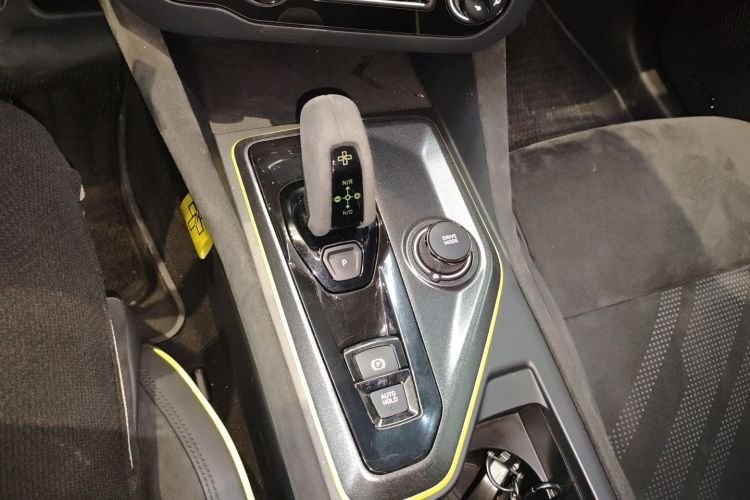 领克03 2019款 03+ 2.0TD 自动驭风版中控内饰18